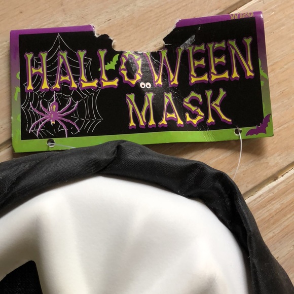 NWT SCREAM hooded halloween mask - Picture 3 of 6